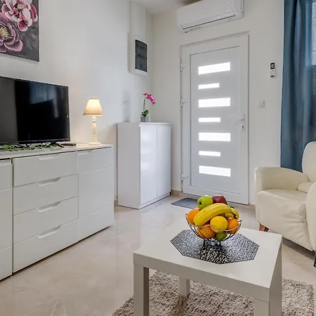 Apartmán Andela 2bdrs & Free Wifi