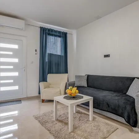Andela 2bdrs & Free Wifi Apartmán Split