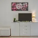 Apartament Andela 2bdrs & Free Wifi *