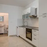 Apartament Andela 2bdrs & Free Wifi *