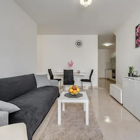 Andela 2bdrs & Free Wifi Apartamento Split
