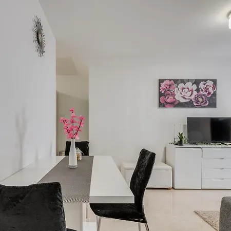 Apartamento Andela 2bdrs & Free Wifi Split