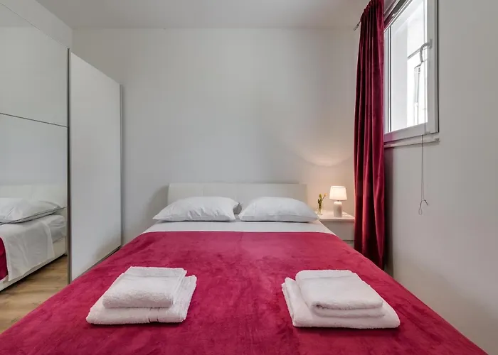 Andela 2bdrs & Free Wifi *