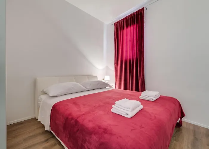 Апартаменты Andela 2bdrs & Free Wifi *