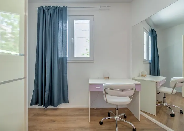 Апартаменты Andela 2bdrs & Free Wifi Сплит